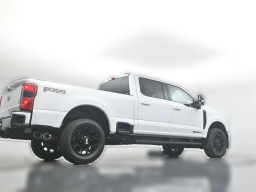 Ford Super Duty F-250 SRW XLT 4WD Crew Cab 6.75' Box 2026