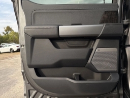 Ford Super Duty F-250 SRW LARIAT 4WD Crew Cab 6.75' Box 2025