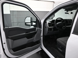 Ford Super Duty F-350 SRW XL 2WD Crew Cab 8' Box 2026