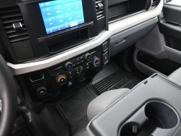 Ford Super Duty F-350 SRW XL 2WD Crew Cab 8' Box 2026