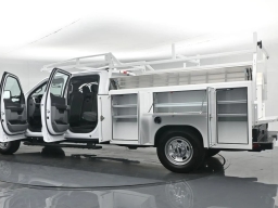 Ford Super Duty F-350 SRW XL 2WD Crew Cab 8' Box 2026