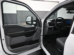 Ford Super Duty F-350 SRW XL 2WD Crew Cab 8' Box 2026