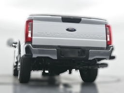 Ford Super Duty F-350 SRW XL 2WD Crew Cab 8' Box 2026