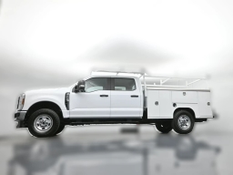 Ford Super Duty F-350 SRW XL 4WD Crew Cab 8' Box 2026
