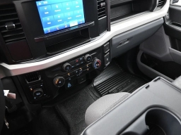 Ford Super Duty F-350 SRW XL 4WD Crew Cab 8' Box 2026