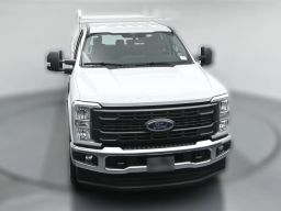 Ford Super Duty F-350 SRW XL 4WD Crew Cab 8' Box 2026