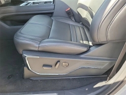 Ford Super Duty F-350 SRW Platinum 4WD Crew Cab 8' Box 2026