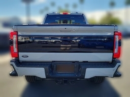 Ford Super Duty F-350 SRW Platinum 4WD Crew Cab 8' Box 2026