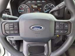 Ford Super Duty F-350 SRW XL 4WD Crew Cab 8' Box 2026