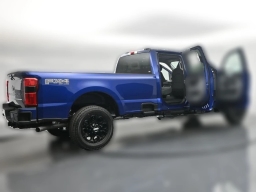 Ford Super Duty F-350 SRW XLT 4WD Crew Cab 8' Box 2026