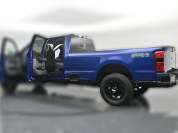 Ford Super Duty F-350 SRW XLT 4WD Crew Cab 8' Box 2026