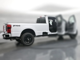 Ford Super Duty F-350 SRW XLT 4WD Crew Cab 8' Box 2026