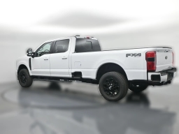 Ford Super Duty F-350 SRW XLT 4WD Crew Cab 8' Box 2026