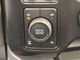 Ford Super Duty F-350 SRW XLT 4WD Crew Cab 8' Box 2026