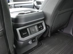 Ford Super Duty F-350 SRW XLT 4WD Crew Cab 8' Box 2026