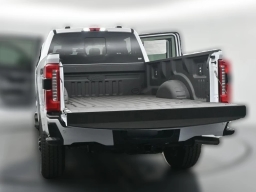 Ford Super Duty F-350 SRW XLT 4WD Crew Cab 8' Box 2026