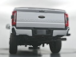 Ford Super Duty F-350 SRW XLT 4WD Crew Cab 8' Box 2026