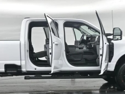 Ford Super Duty F-350 SRW XLT 4WD Crew Cab 8' Box 2026