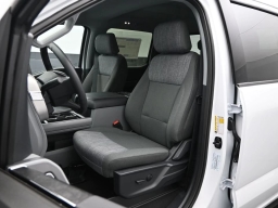 Ford Super Duty F-350 SRW XLT 4WD Crew Cab 8' Box 2026