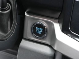 Ford Super Duty F-350 SRW XLT 4WD Crew Cab 8' Box 2026