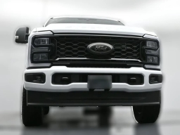 Ford Super Duty F-350 SRW XLT 4WD Crew Cab 8' Box 2026