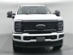 Ford Super Duty F-350 SRW XLT 4WD Crew Cab 8' Box 2026