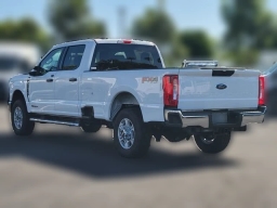 Ford Super Duty F-350 SRW XLT 4WD Crew Cab 8' Box 2026