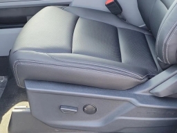 Ford Super Duty F-350 SRW XLT 4WD Crew Cab 8' Box 2026