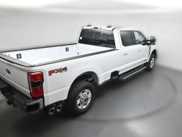 Ford Super Duty F-350 SRW XLT 4WD Crew Cab 8' Box 2026