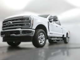 Ford Super Duty F-350 SRW XLT 4WD Crew Cab 8' Box 2026