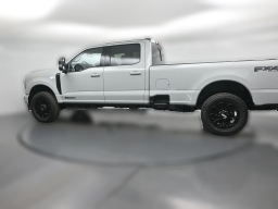 Ford Super Duty F-350 SRW XLT 4WD Crew Cab 8' Box 2026