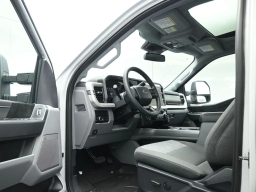 Ford Super Duty F-350 SRW XLT 4WD Crew Cab 8' Box 2026