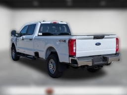 Ford Super Duty F-350 SRW XL 4WD Crew Cab 8' Box 2026