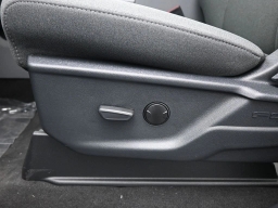 Ford Super Duty F-350 SRW XLT 4WD Crew Cab 8' Box 2026