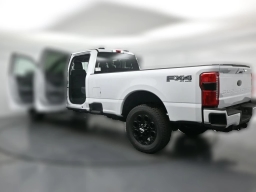 Ford Super Duty F-350 SRW XLT 4WD Crew Cab 8' Box 2026