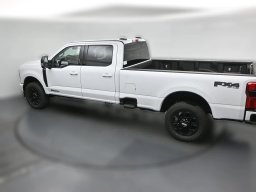 Ford Super Duty F-350 SRW XLT 4WD Crew Cab 8' Box 2026
