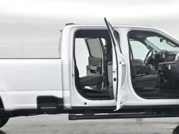 Ford Super Duty F-350 SRW XLT 4WD Crew Cab 8' Box 2026