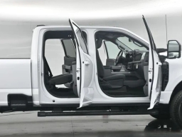 Ford Super Duty F-350 SRW XLT 4WD Crew Cab 8' Box 2026