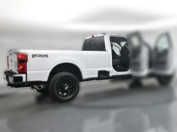 Ford Super Duty F-350 SRW XLT 4WD Crew Cab 8' Box 2026