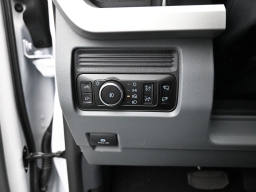 Ford Super Duty F-350 SRW XLT 4WD Crew Cab 8' Box 2026