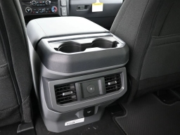 Ford Super Duty F-350 SRW XLT 4WD Crew Cab 8' Box 2026