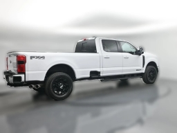 Ford Super Duty F-350 SRW XLT 4WD Crew Cab 8' Box 2026