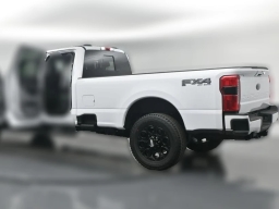 Ford Super Duty F-350 SRW XLT 4WD Crew Cab 8' Box 2026