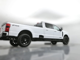 Ford Super Duty F-350 SRW XLT 4WD Crew Cab 8' Box 2026