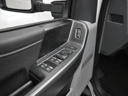 Ford Super Duty F-350 SRW XLT 4WD Crew Cab 8' Box 2026