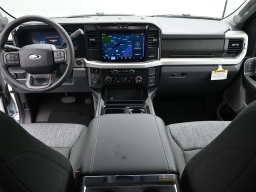 Ford Super Duty F-350 SRW XLT 4WD Crew Cab 8' Box 2026