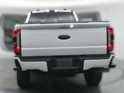 Ford Super Duty F-350 SRW XLT 4WD Crew Cab 8' Box 2026