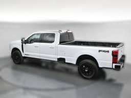 Ford Super Duty F-350 SRW XLT 4WD Crew Cab 8' Box 2026