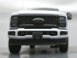 Ford Super Duty F-350 SRW XLT 4WD Crew Cab 8' Box 2026