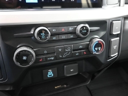 Ford Super Duty F-350 SRW XLT 4WD Crew Cab 8' Box 2026